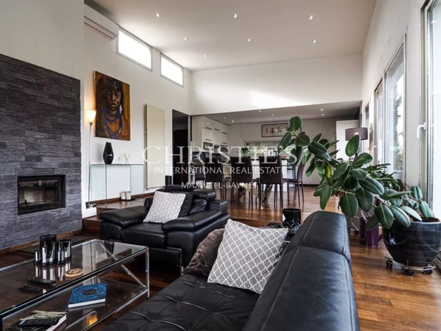Belle maison moderne avec piscine et vue imprenable