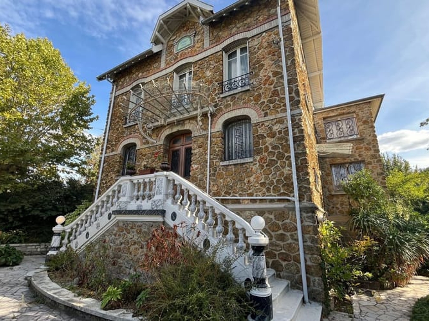 Maison 8 pièces 255 m²