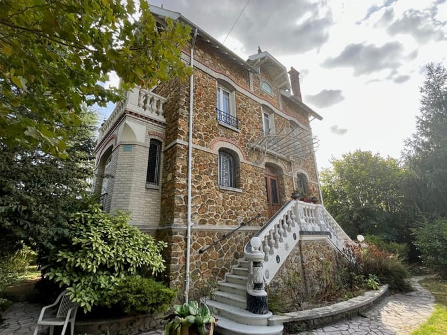 Maison à vendre - 8 pièces - 255m2 - Vaires-Sur-Marne (77360)