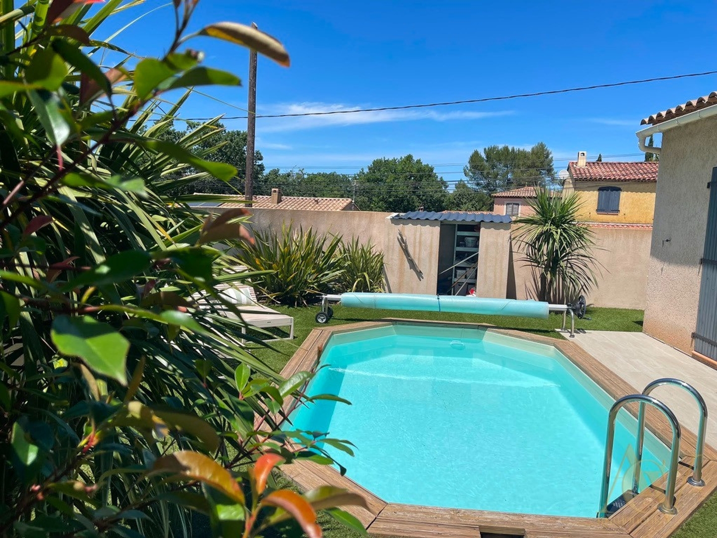 Superbe maison individuelle plain pied avec piscine