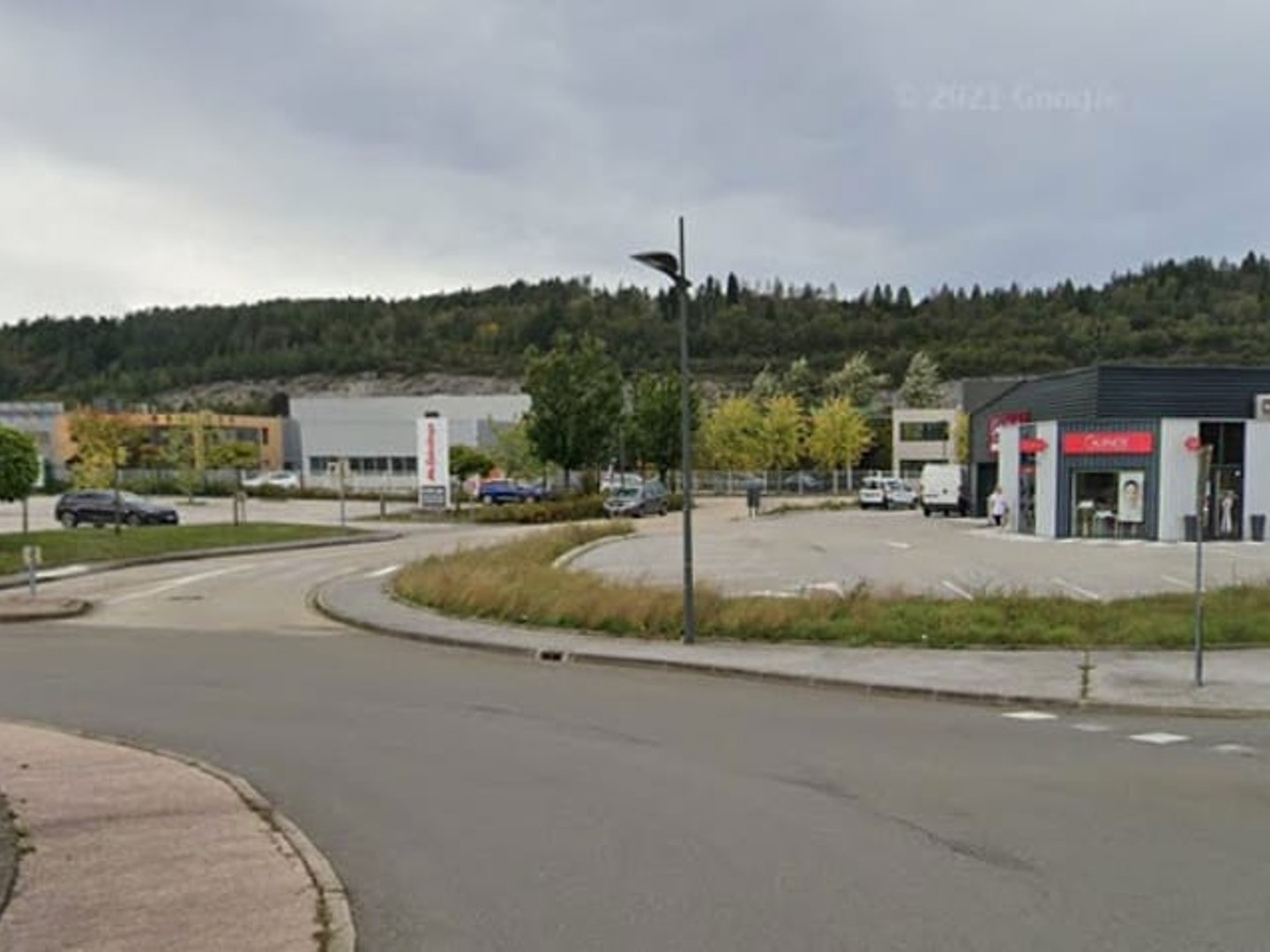 BÂTIMENT LOUÉ - ACTIVITÉ DE SANTÉ - OYONNAX ZONE INDUSTRIELL