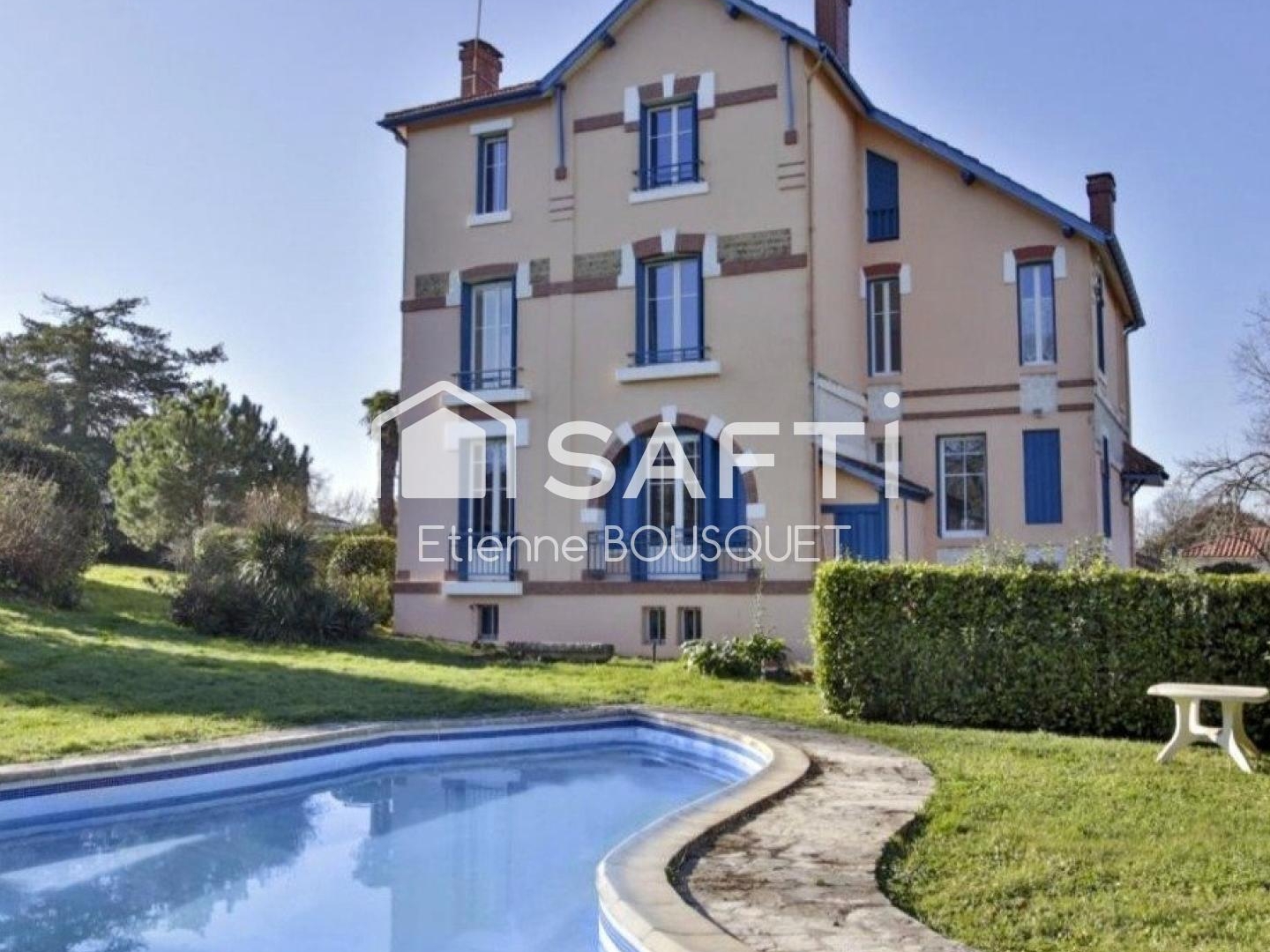 Demeure de caractère 190 m² avec jardin et piscine