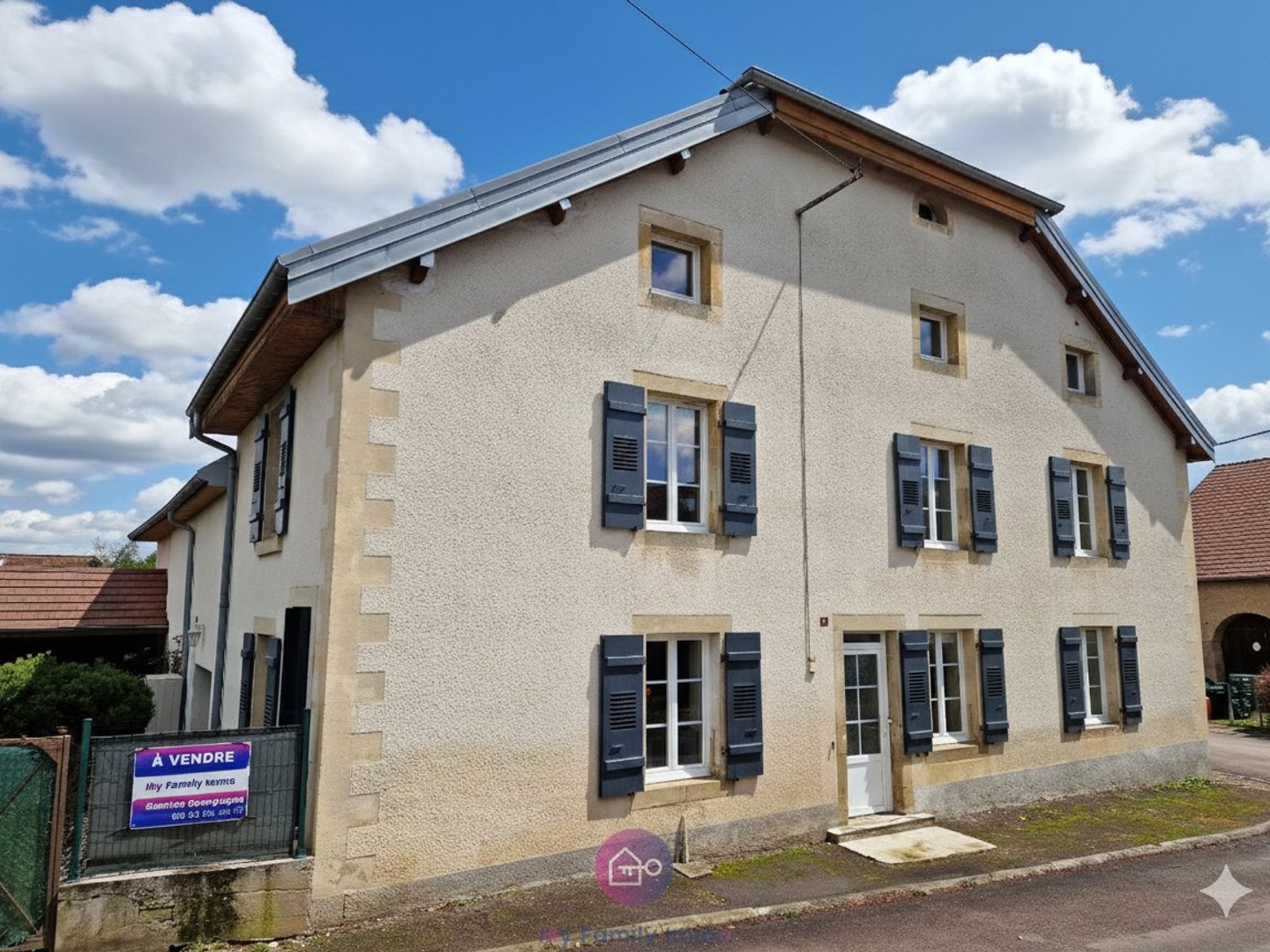 Maison à vendre - 11 pièces - 195m2 - Saulx (70240)
