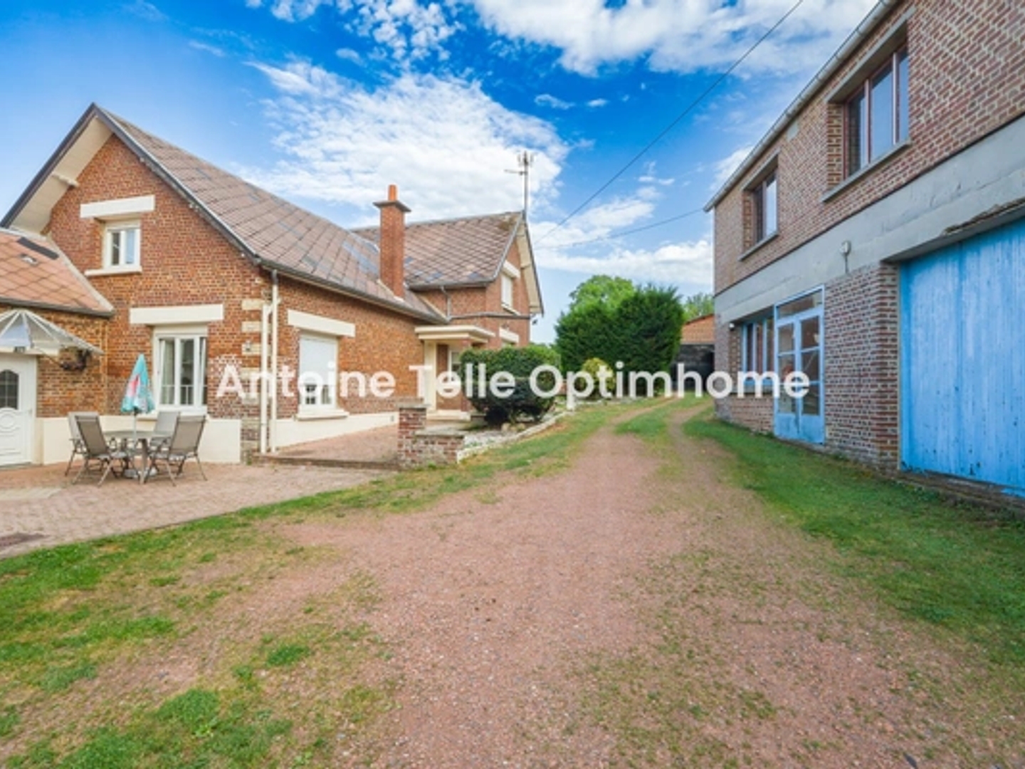 Proche Le Cateau 59360 - Maison individuelle avec nombreuses dépendances & jardin sur 1700m²