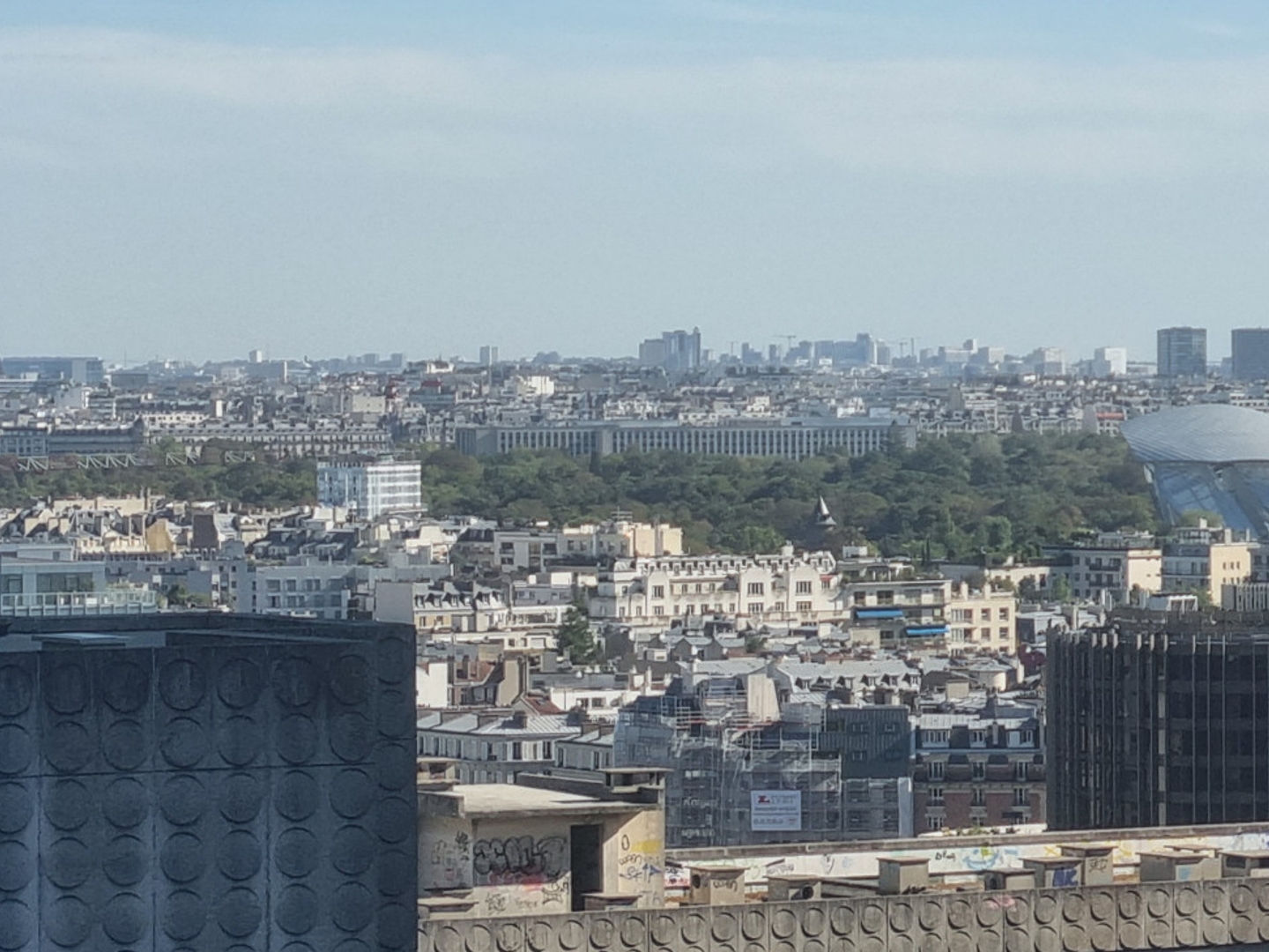 Courbevoie – 3 pièces meublé 79 m² – 17e étage – Vue Tour Eiffel & Paris