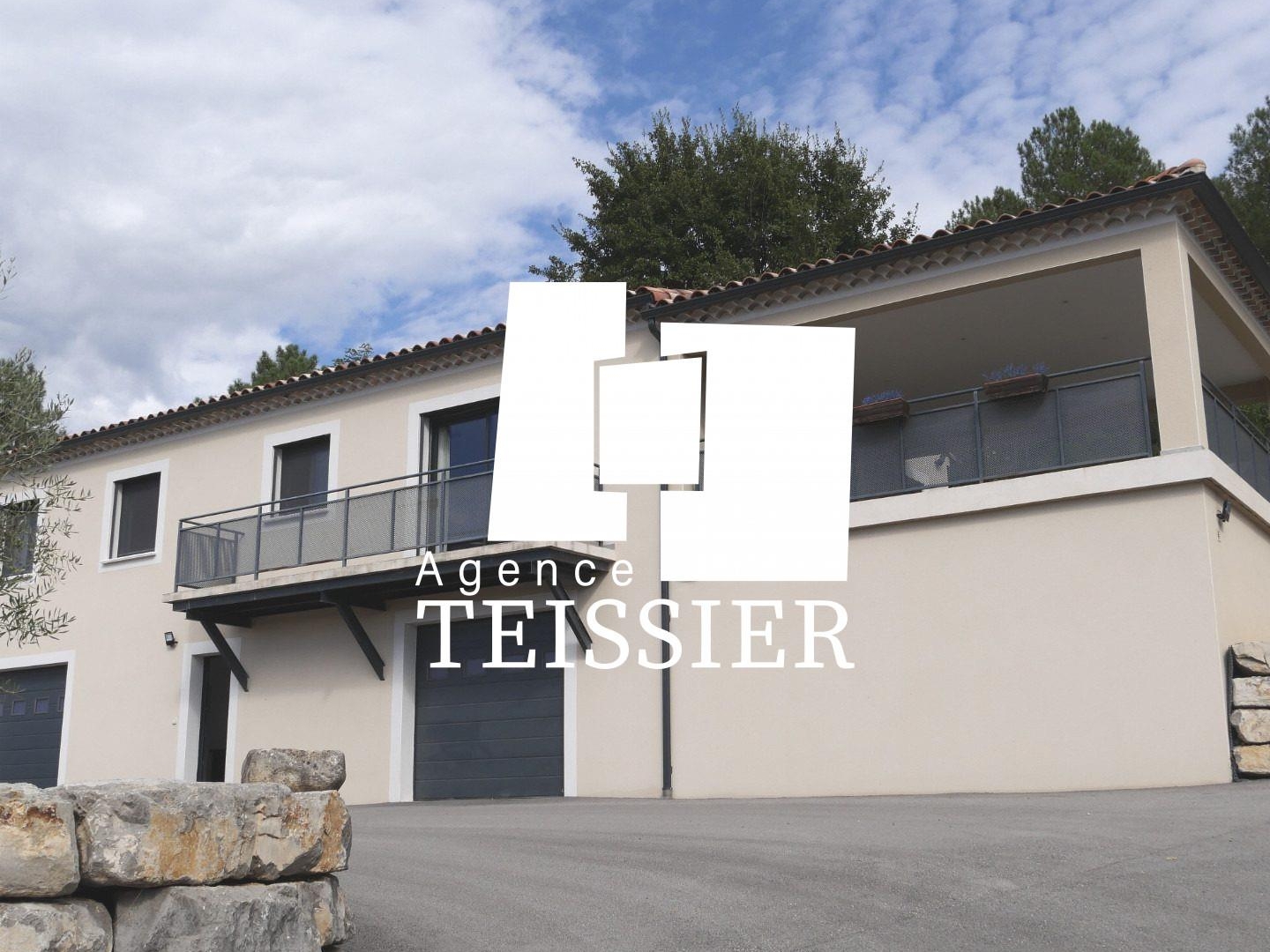 Sud Ardèche / Gard : 30160 Gagniéres, maison de maçon avec vu
