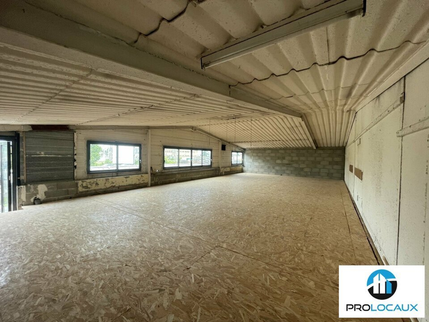 LOCAL D'ACTIVITE - ATELIER A VENDRE