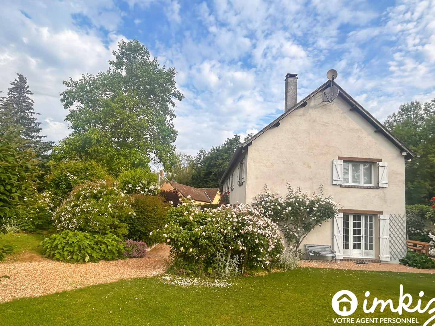 Magnifique maison familiale baignée de verdure