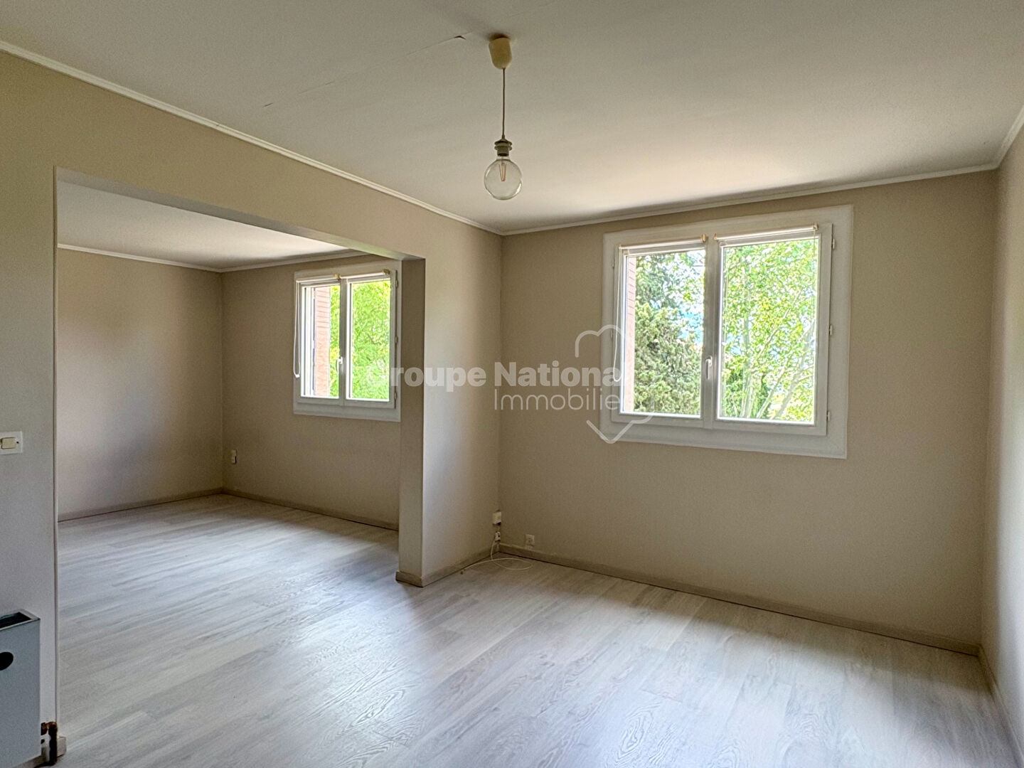 ARLES. Grand appartement Trinquetaille.