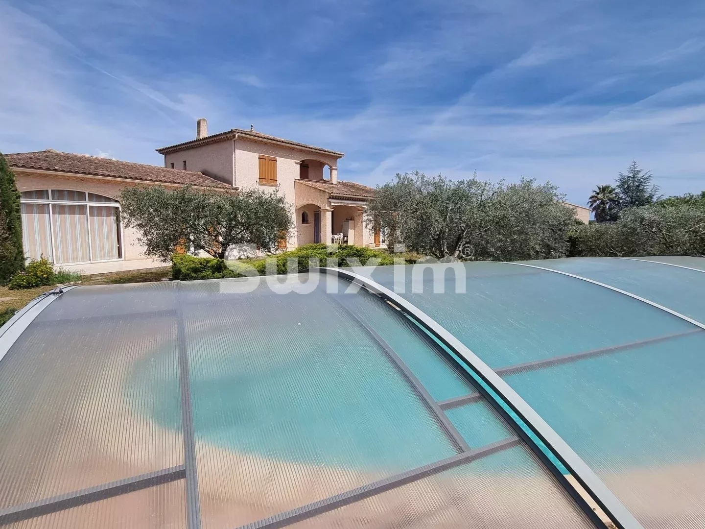 Maison spacieuse detype F5 avec piscine