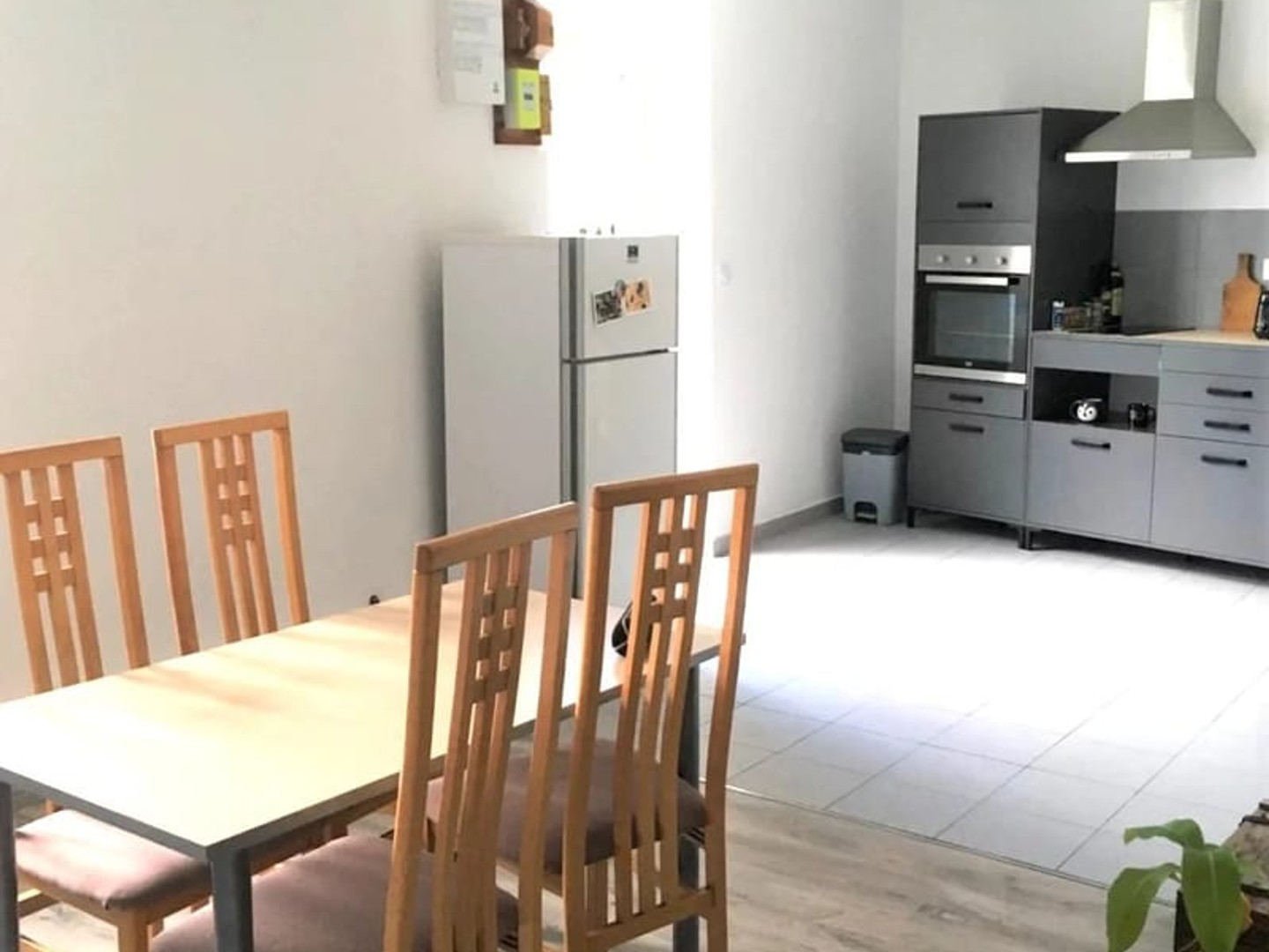 01 240 ST PAUL DE VARAX : Accès GARE 3 mn à pied