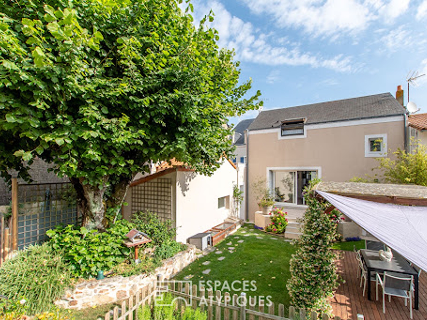 Maison 10 pièces 242 m²