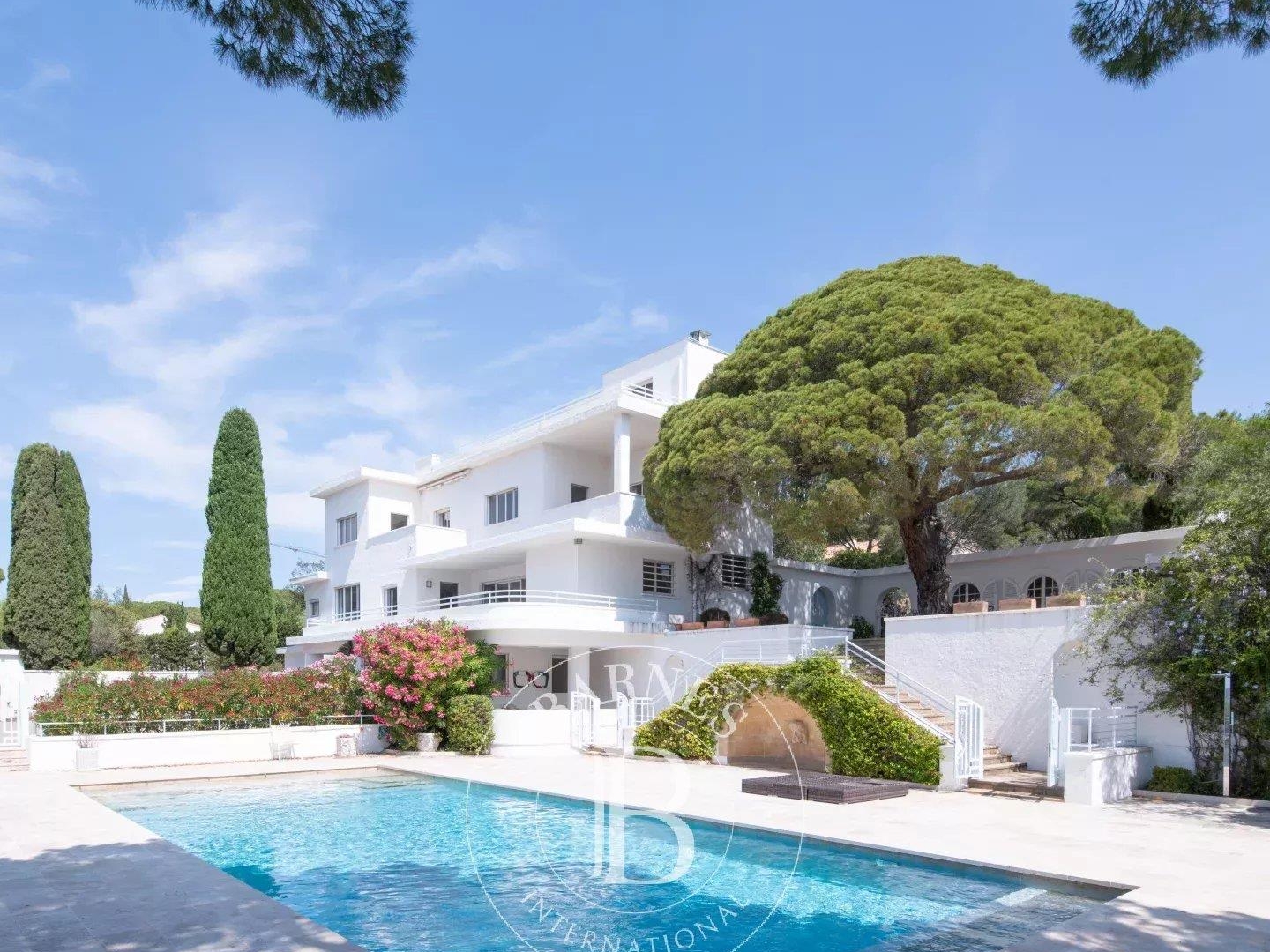 Maison à vendre - 12 pièces - 500m2 - Sainte-Maxime (83120)