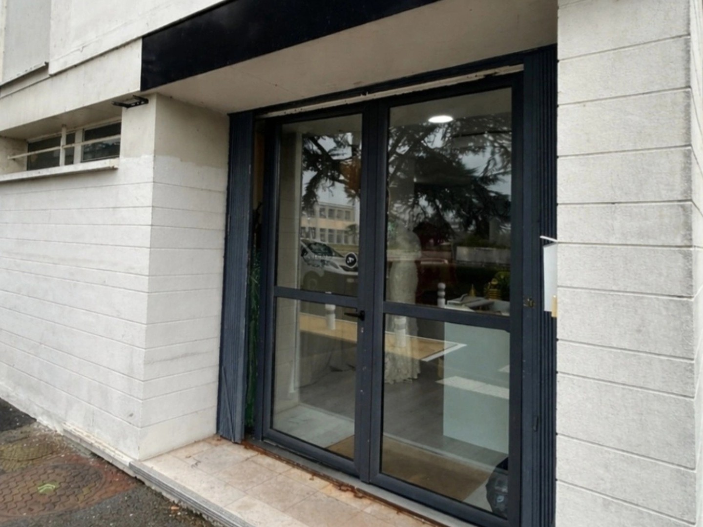 Local commercial 3 pièces 80 m²