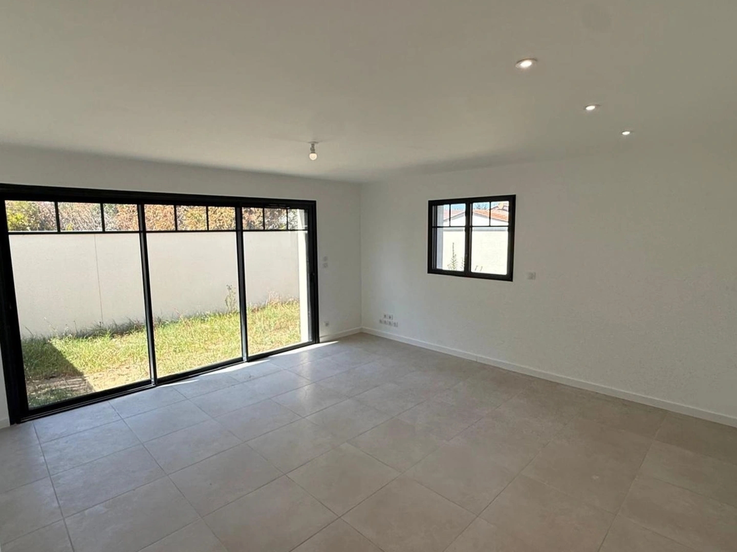 Appartement à vendre - 3 pièces - 63m2 - Saint-Jean-D'illac (33127)