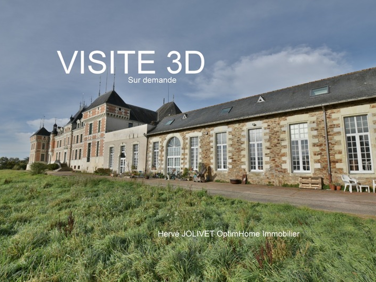 BATIMENT EN PIERRE AVEC BUREAUX ET LOCAUX COMMERCIAUX