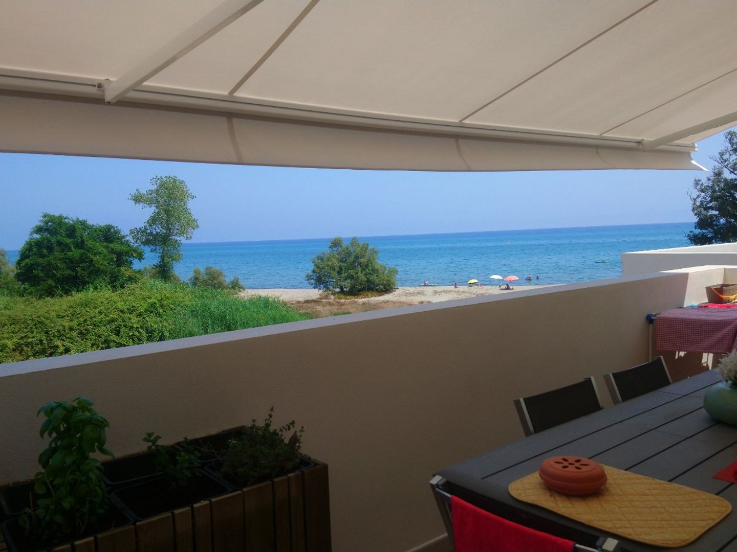 Appartement 3 Pièces avec Terrasse et Vue Mer à Bravone