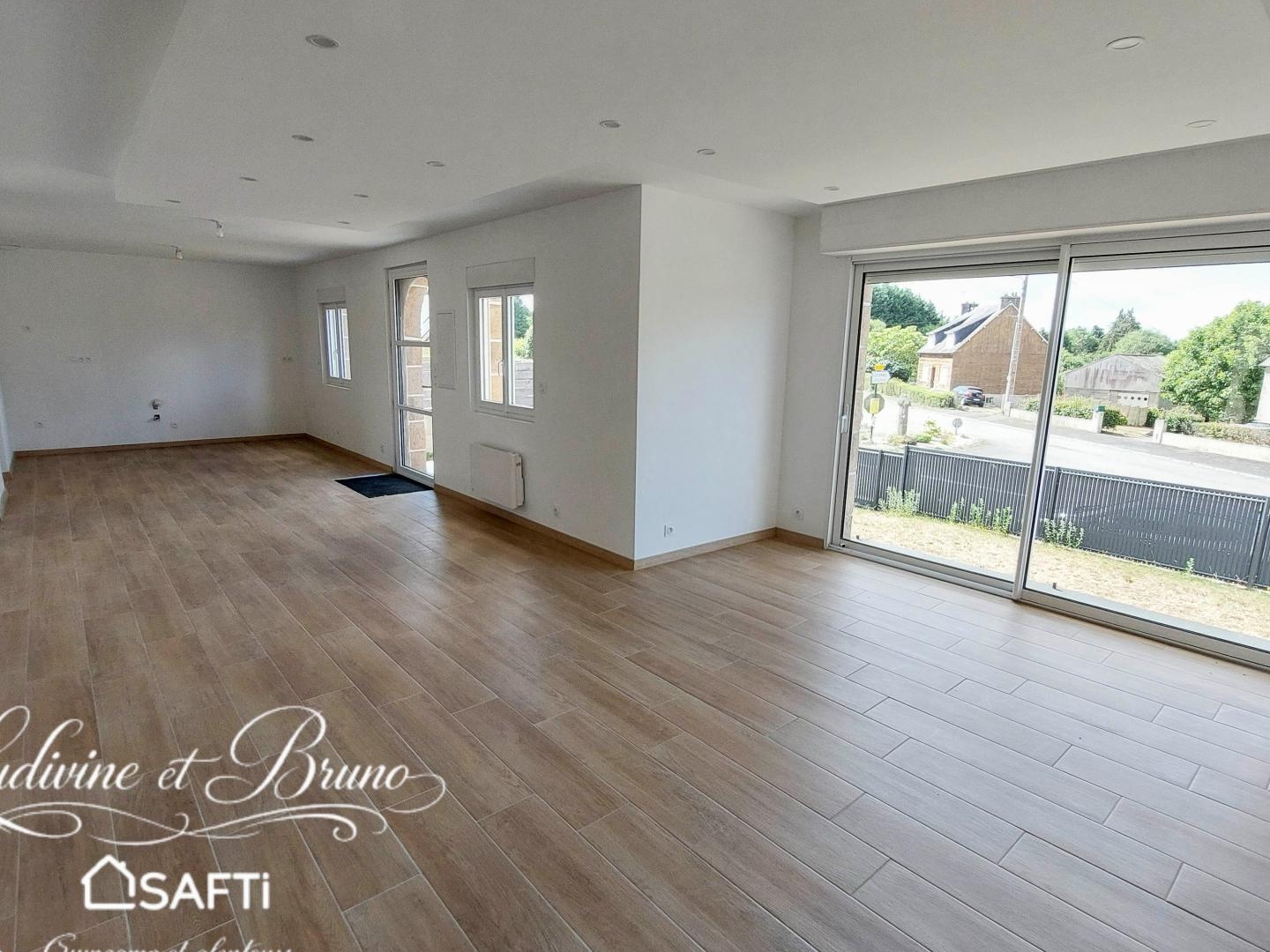 Maison à vendre - 9 pièces - 151m2 - Belle-Isle-En-Terre (22810)