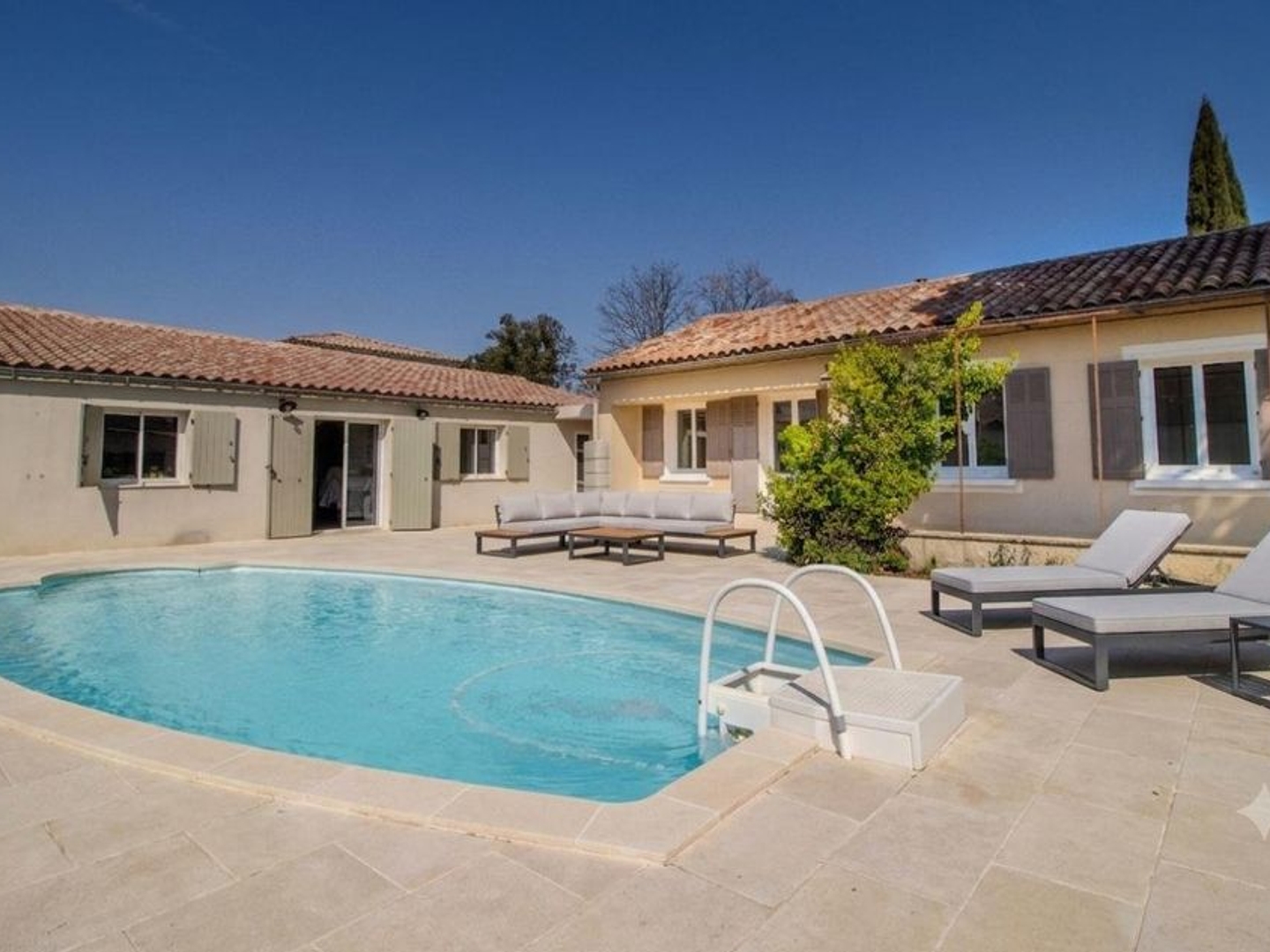 Villa 6 pièces 210 m²