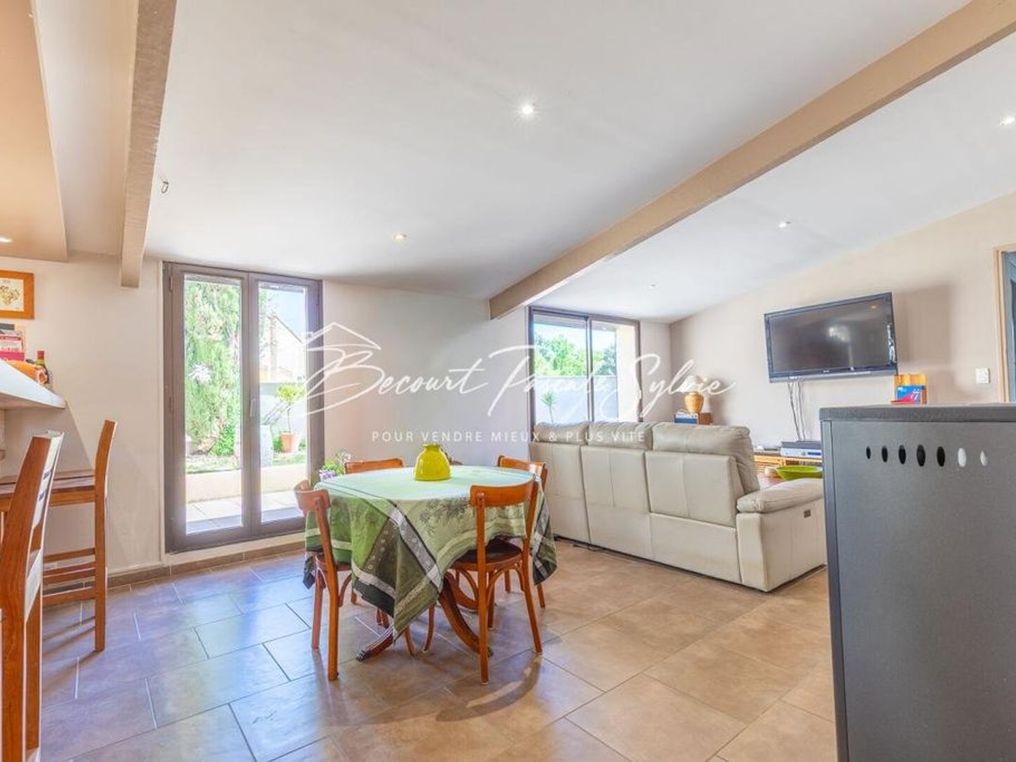 Maison à vendre - 6 pièces - 210m2 - Carpentras (84200)