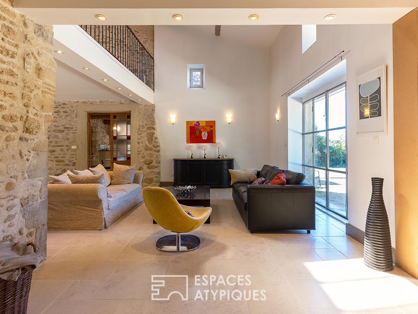 Maison à vendre - 8 pièces - 365m2 - Montoison (26800)