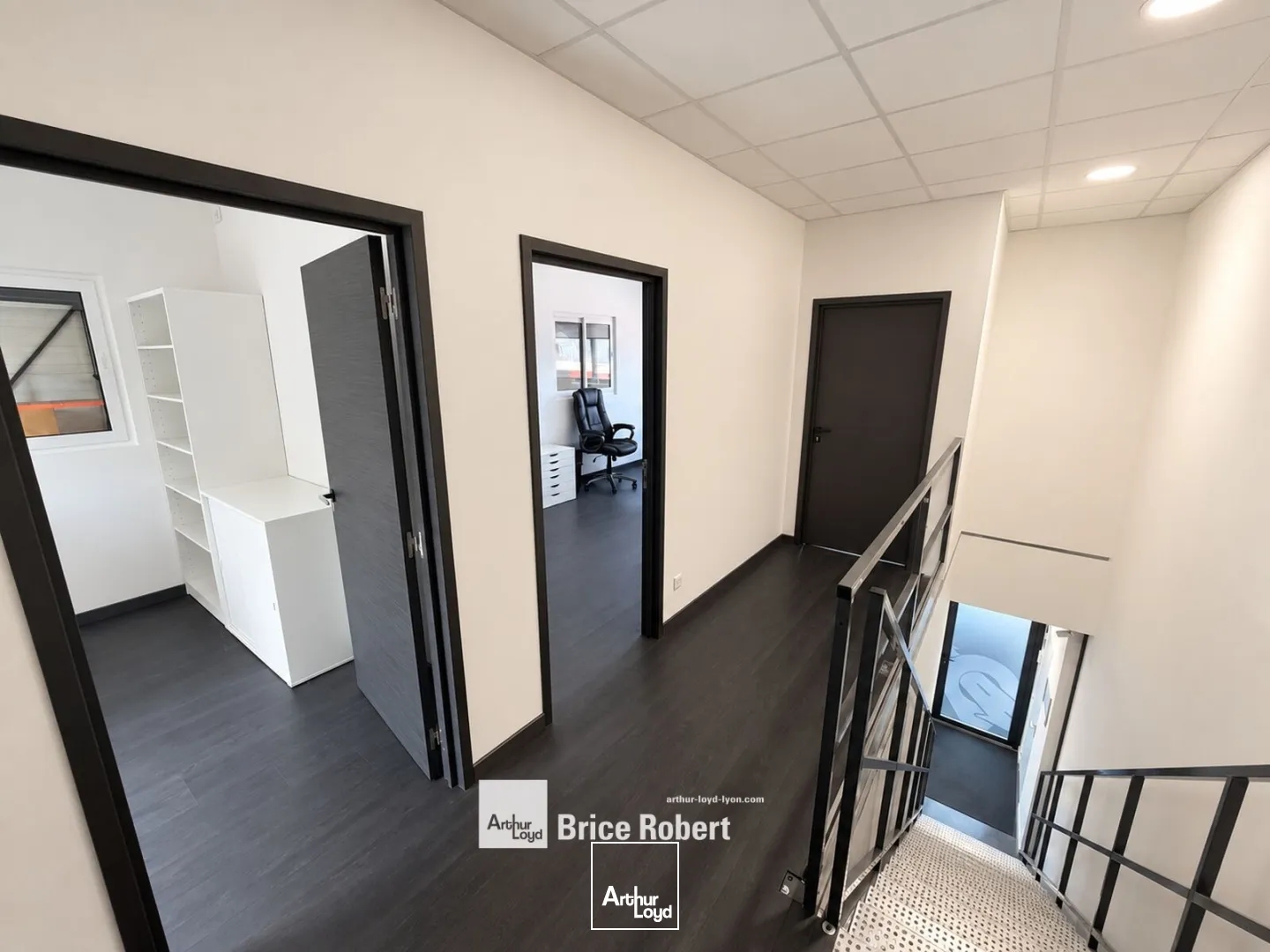 Locaux à vendre - 250m2 - Colombier-Saugnieu (69124)
