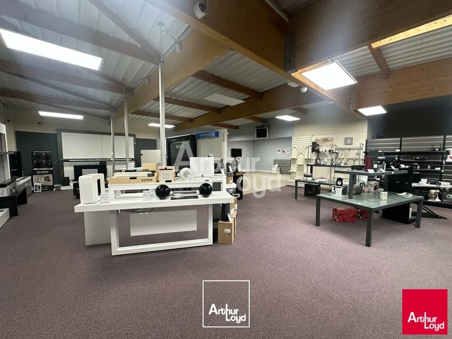 Locaux à vendre - 590m2 - Vitré (35500)