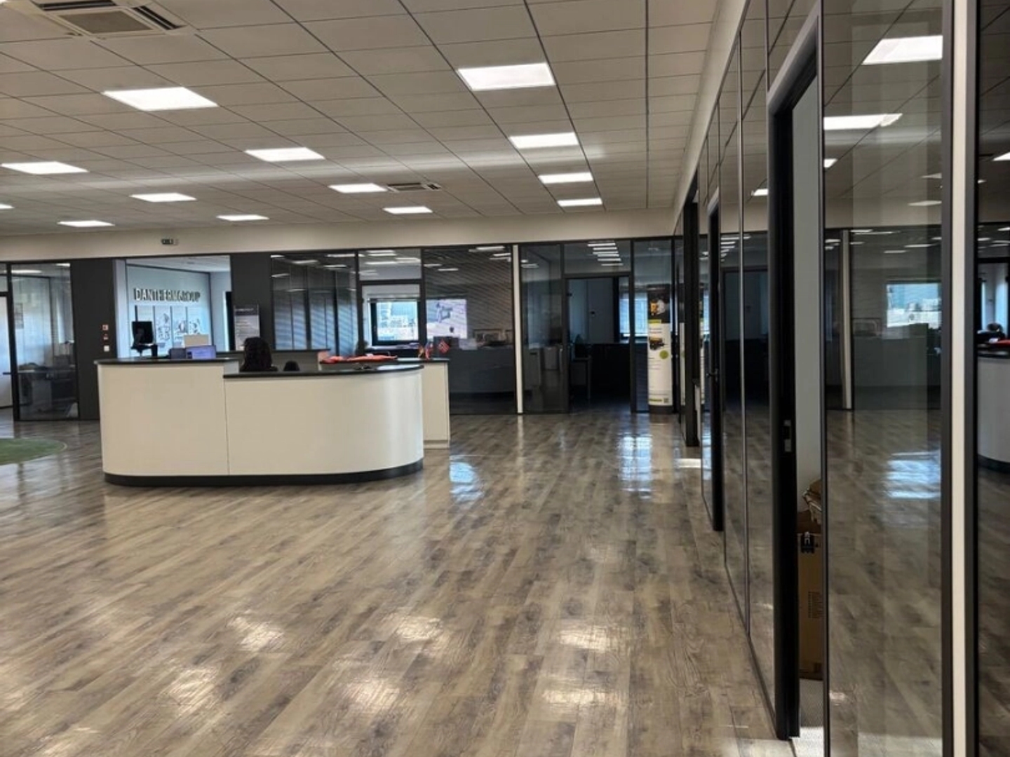 Locaux à vendre - 8800m2 - Vénissieux (69200)