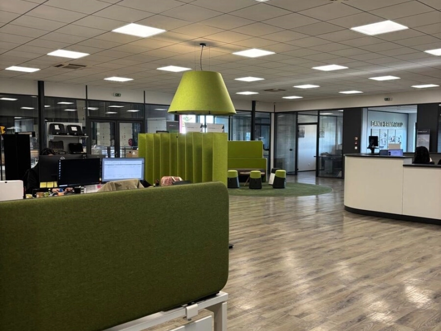 Locaux à vendre - 8800m2 - Vénissieux (69200)