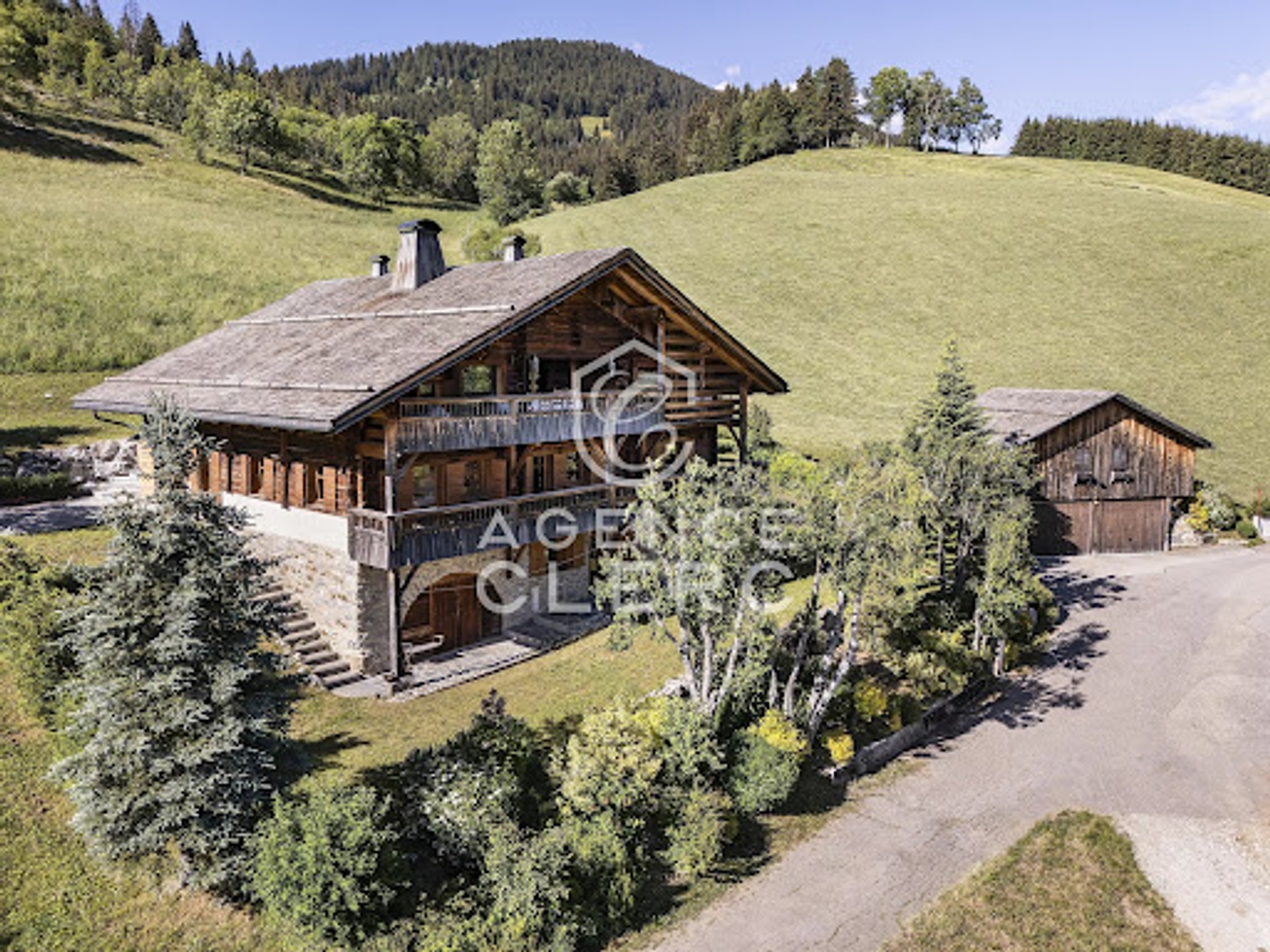 Chalet 8 pièces 300 m²