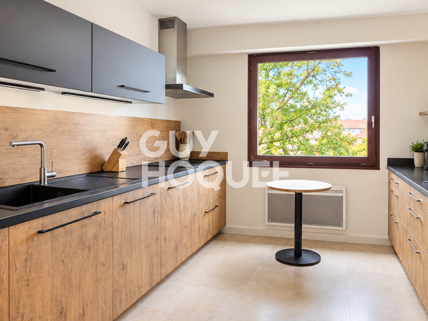EXCLUSIVITÉ - Appartement 122 m², 4 chambres, 2 balcons avec vue sur les Monts du Forez, garage double et cave