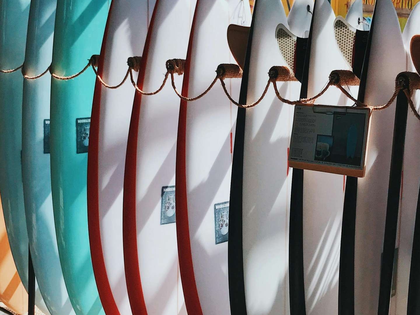 AV FDC surfshop glisse station balnéaire Var (83)