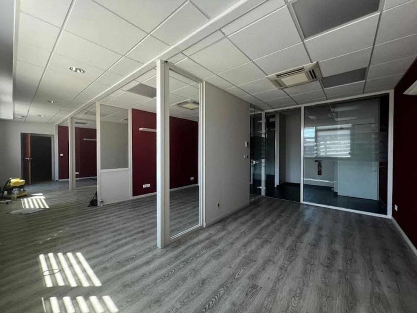 Local 266 m²