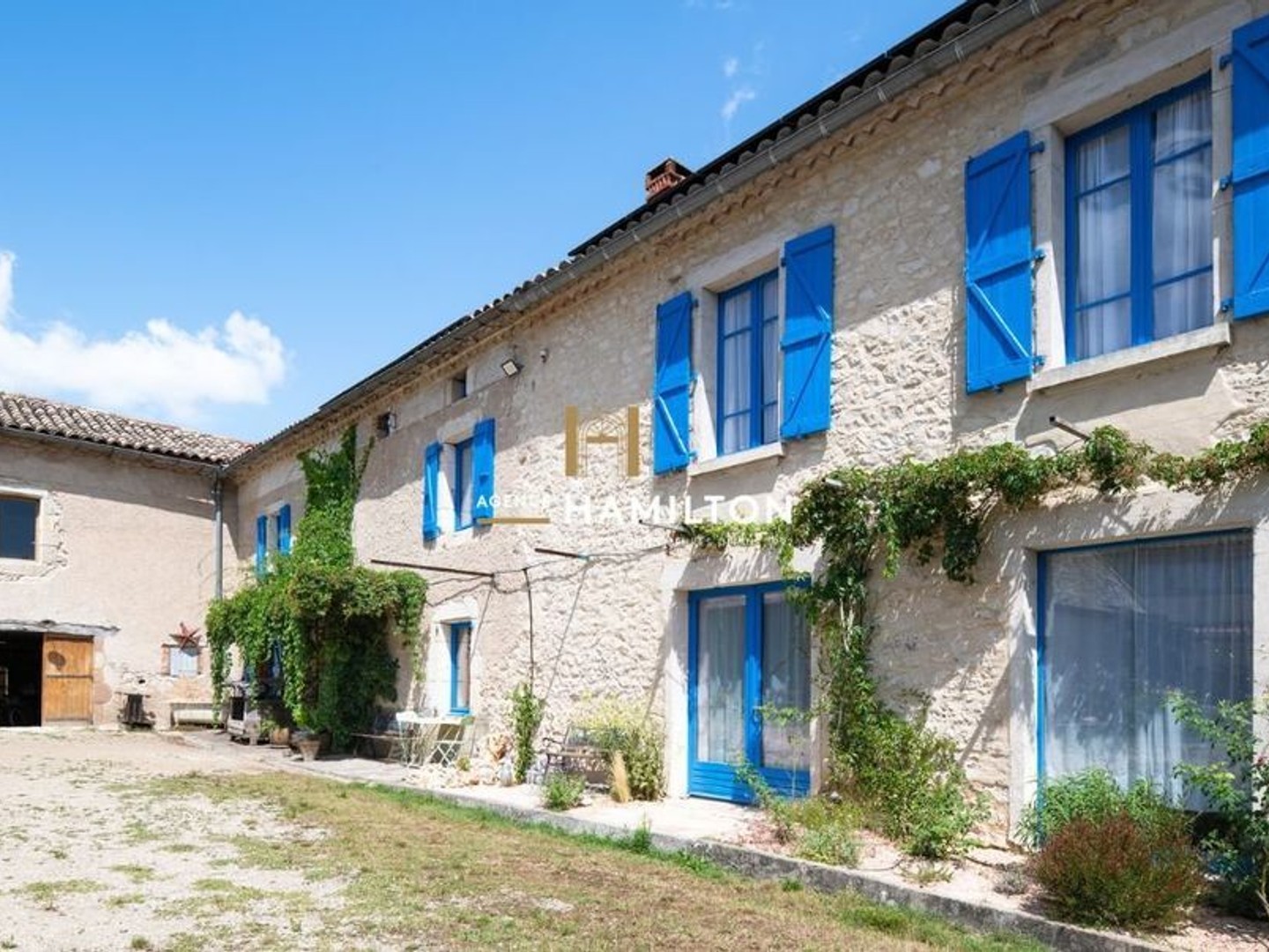 ECO-DOMAINE D'EXCEPTION PROCHE DE CORDES-SUR-CIEL - 2 MAISONS + DEPENDANCES
