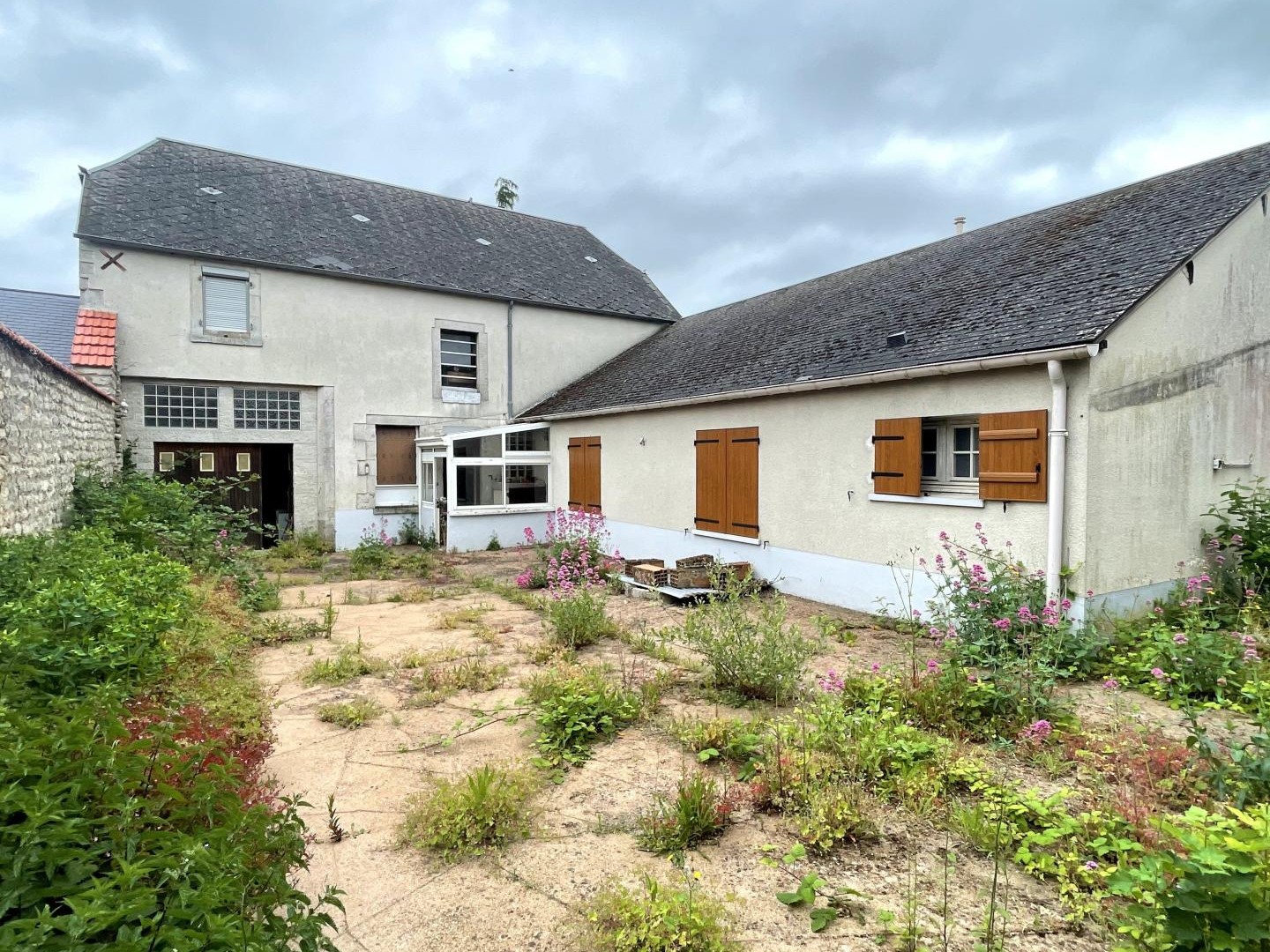 Maison de ville a étage 5P 245m² à réhabiliter