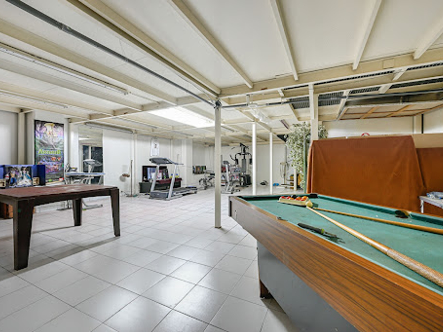Locaux à vendre - 8 pièces - 336m2 - Paris 10e (75010)