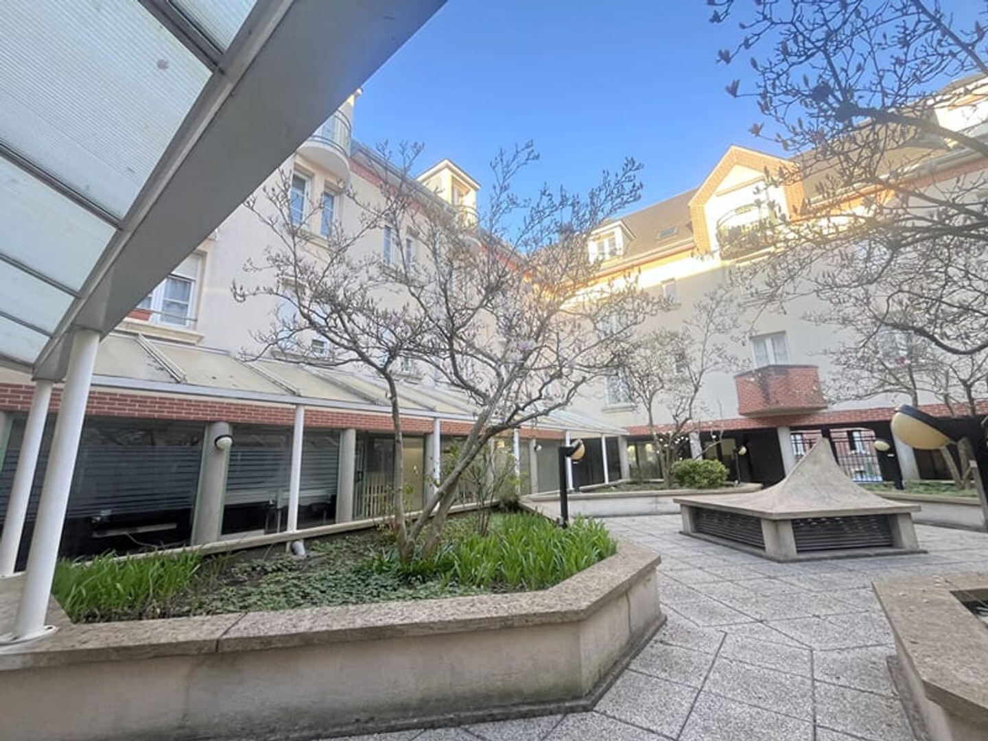 Immeuble commercial 2 pièces 34 m²