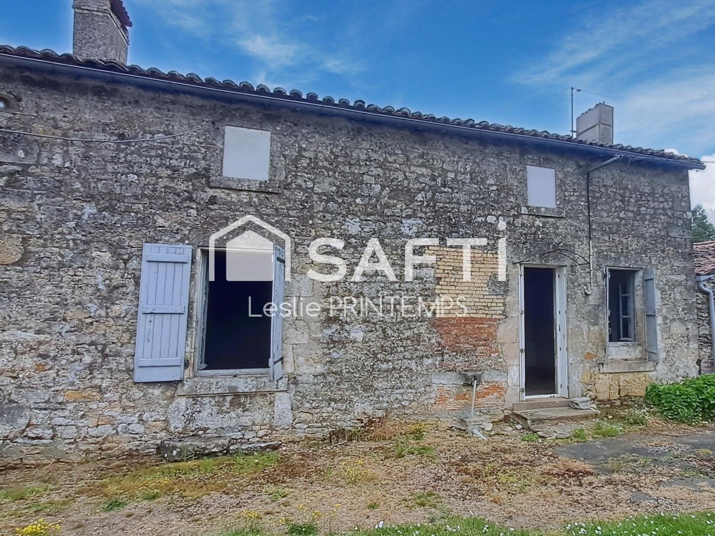 Ensemble immobilier à rénover sur plus de 3 000 m² de terrain