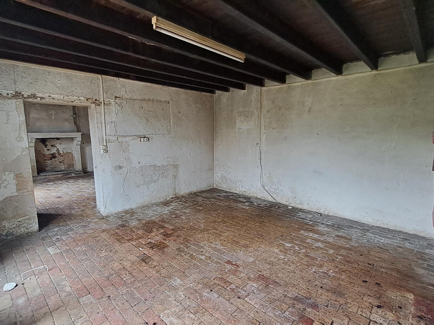 Immeuble à vendre - 2 pièces - 3016m2 - Saint-Maixent-De-... (79160)