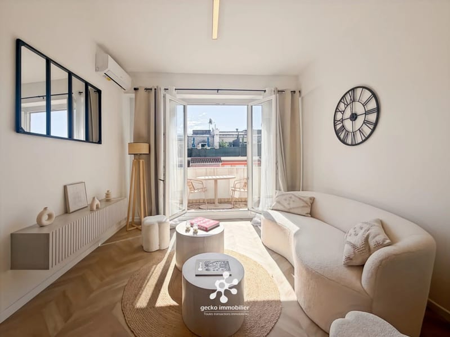 Nice - Musiciens - 3 pièces en dernier étage rénové avec balcons