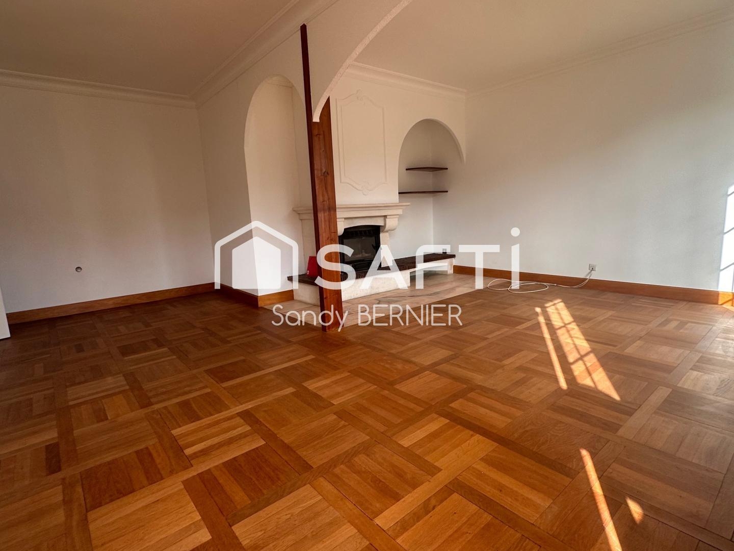 Maison à vendre - 6 pièces - 111m2 - La Villedieu-Du-C... (86340)