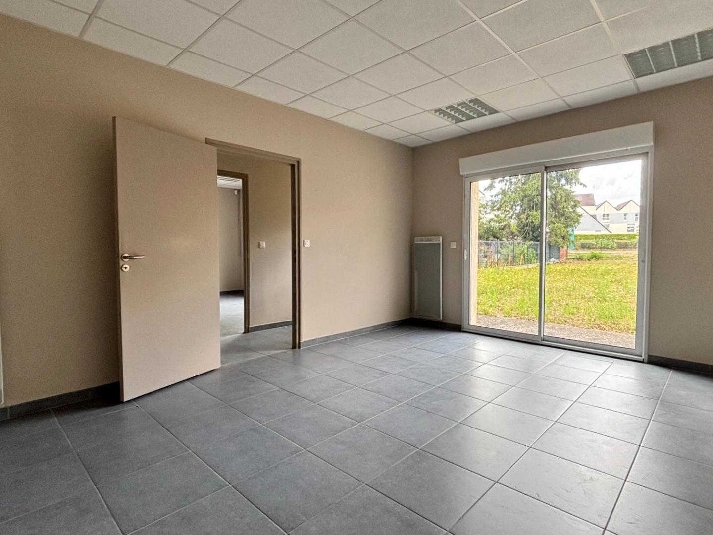 Magasin à vendre - 6 pièces - 565m2 - Bohain-En-Vermandois (02110)
