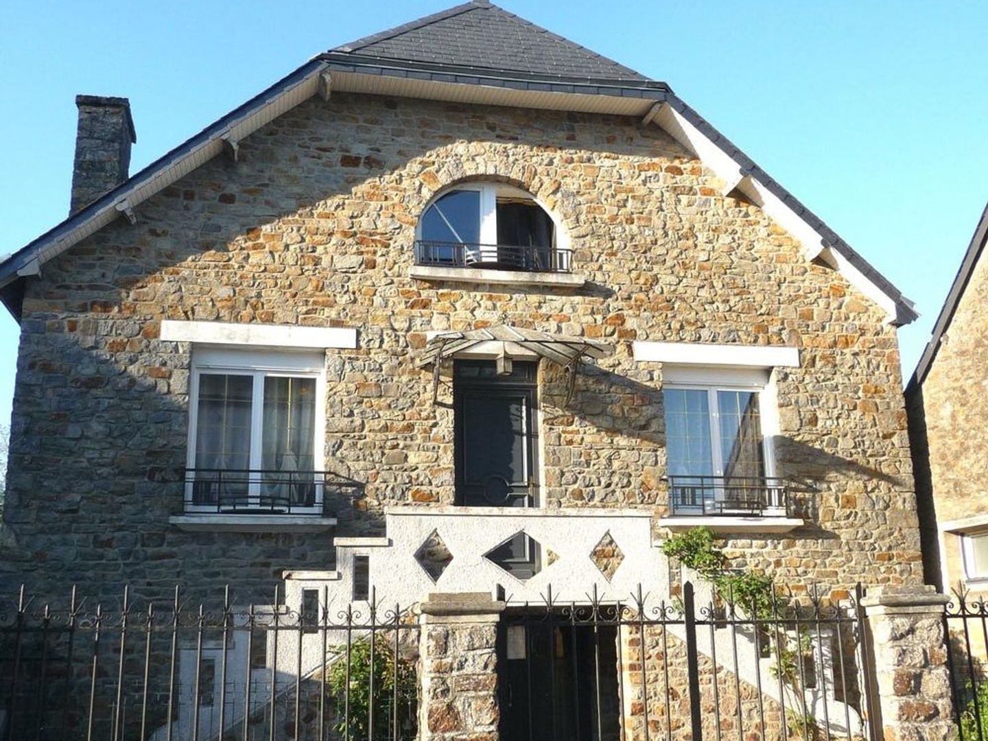 Maison 5 pièces - Terrain 1420m²  À 10 min d'Argentré du