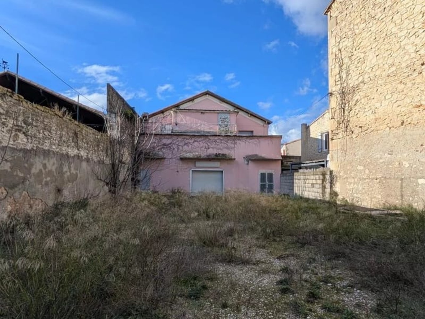Immeuble à vendre - 4 pièces - 437m2 - Saint-Gilles (30800)