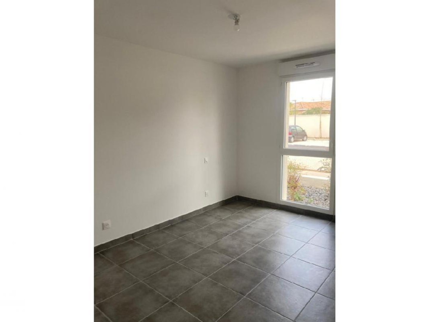 Appartement à vendre - 3 pièces - 64m2 - Vias (34450)