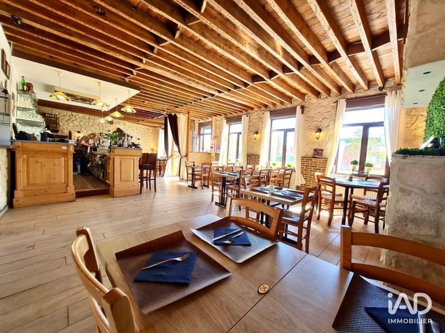 Immeuble commercial 120 m²
