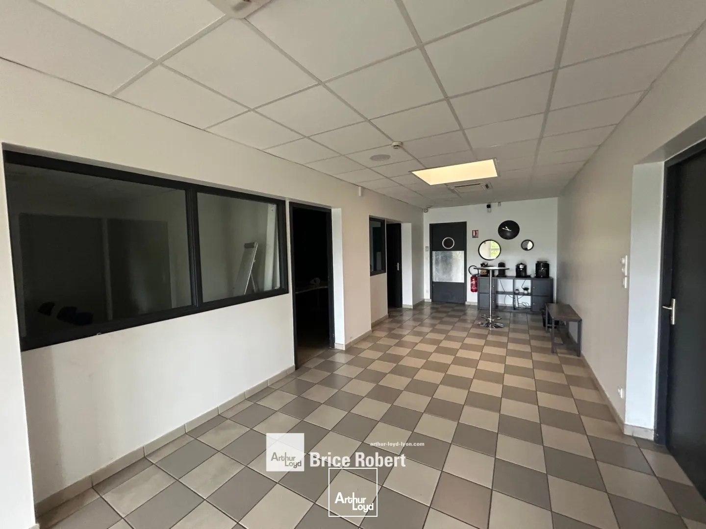 Locaux à vendre - 1652m2 - Villette-D'anthon (38280)