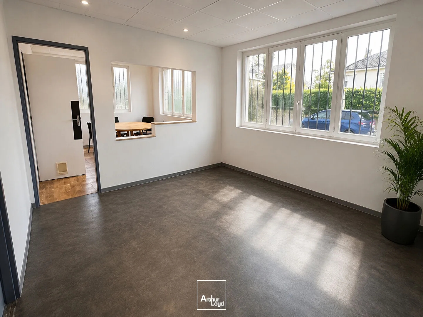 Immeuble à vendre - 1570m2 - Le Palais-Sur-Vienne (87410)