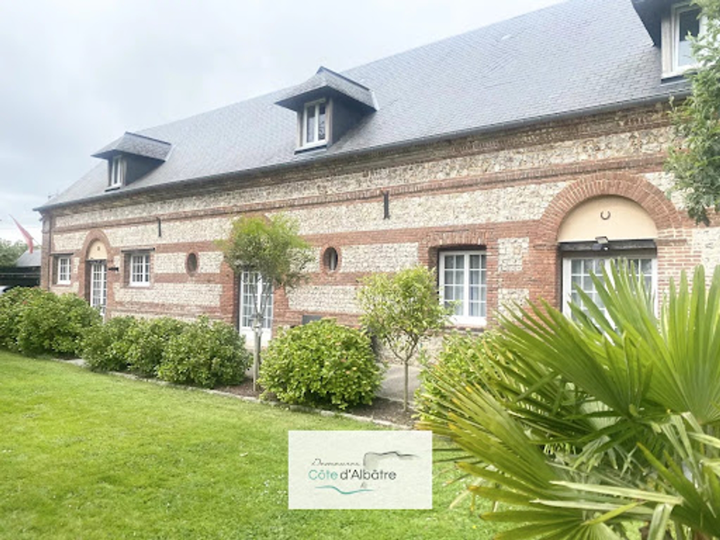 Maison 11 pièces 400 m²