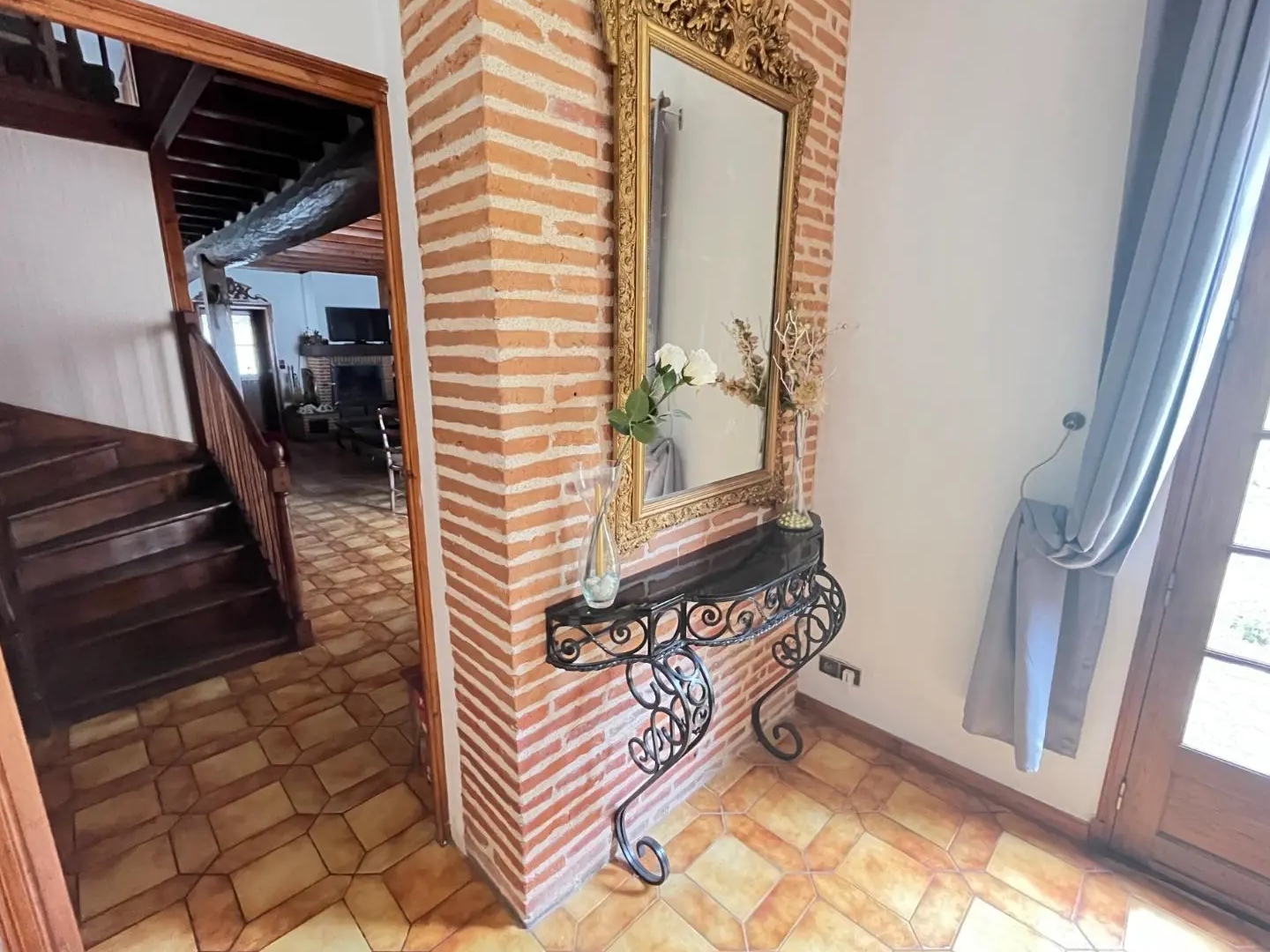 Maison à vendre - 8 pièces - 236m2 - Valence (82400)
